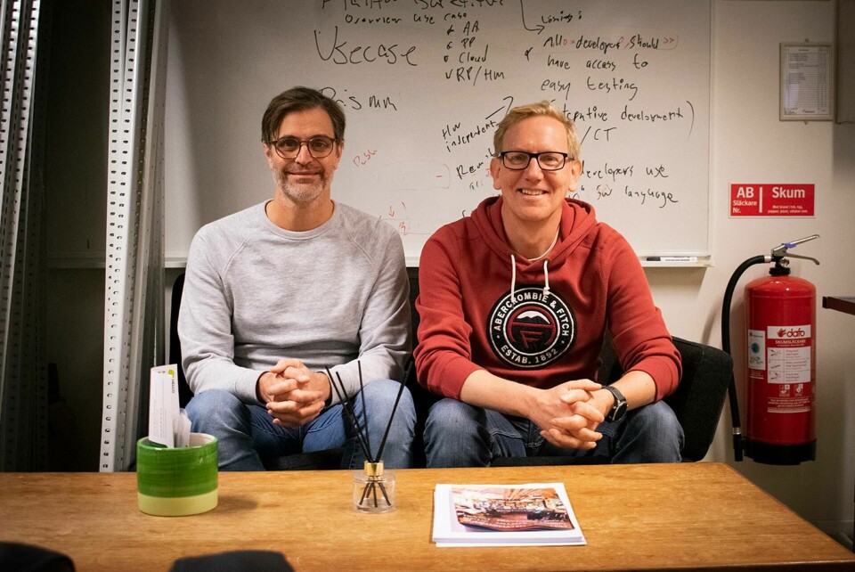 Aleksandar Filipov, teknikchef, och Per Sigurdson, vd, på Remotive Labs som utvecklar verktyg för effektivare mjukvaruutveckling för fordon. Foto: Johan Kristensson