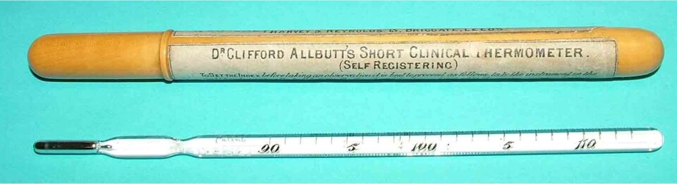 Före Thomas Clifford Allbutts cirka 15 centimeter långa kliniska febertermometer var det vanligt med termometrar som var uppemot en halvmeter långa och tog 20–30 minuter att få ett resultat av. Före Thomas Clifford Allbutts cirka 15 centimeter långa kliniska febertermometer var det vanligt med termometrar som var uppemot en halvmeter långa och tog 20–30 minuter att få ett resultat av.