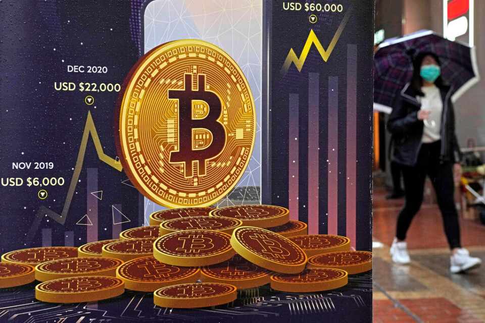 Kryptomogulen Sam Bankman-Fried har på några dagar fått se hela sin förmögenhet, värderad till omkring 170 miljarder kronor, raderas ut. Foto: Kin Cheung AP/TT Kryptomogulen Sam Bankman-Fried har på några dagar fått se hela sin förmögenhet, värderad till omkring 170 miljarder kronor, raderas ut. Foto: Kin Cheung AP/TT