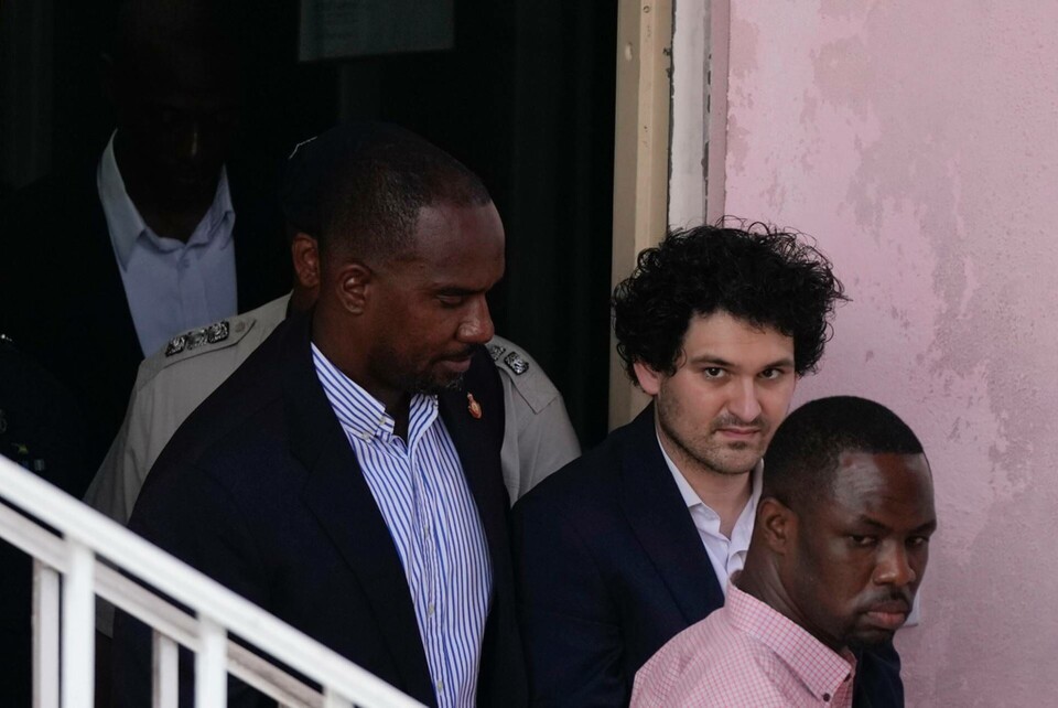 Sam Bankman-Fried i Nassau i Bahamas under måndagen. Foto: Rebecca Blackwell/AP/TT Sam Bankman-Fried i Nassau i Bahamas under måndagen. Foto: Rebecca Blackwell/AP/TT