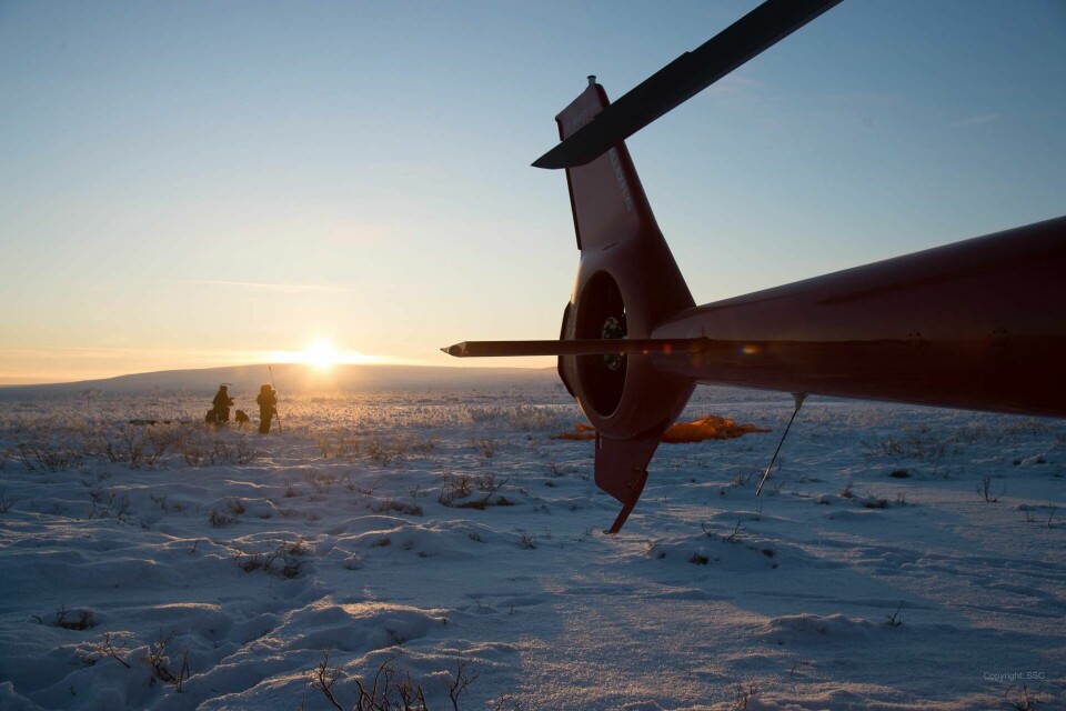Upphämtningen sker med helikopter för att snabbt få hem nyttolasten. Foto: Olle Janson, SSC