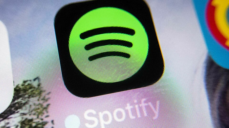 Den börsnoterade musikströmningstjänsten Spotify redovisar delårssiffror på onsdagen och har problem med fejkade strömningar. Foto: Gorm Kallestad / TT