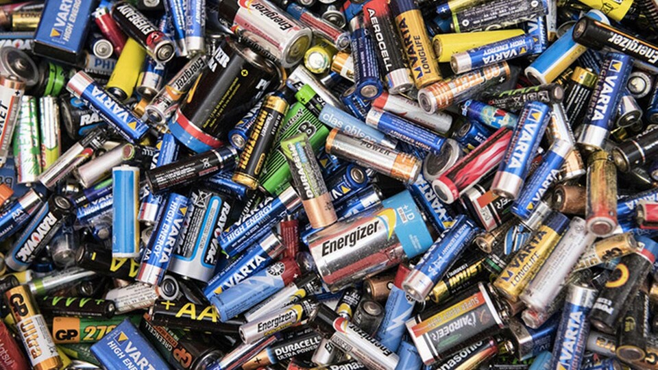 Batteriavfall har dumpats i anslutning till bostadshus, bekräftar åklagare. Tre män är sedan tidigare häktade, misstänkta för grovt miljöbrott. Arkivbild. Foto: Henrik Montgomery/TT Batteriavfall har dumpats i anslutning till bostadshus, bekräftar åklagare. Tre män är sedan tidigare häktade, misstänkta för grovt miljöbrott. Arkivbild. Foto: Henrik Montgomery/TT
