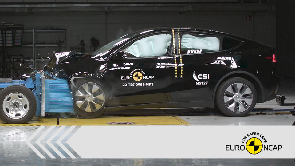 Här krocktestas Tesla Model Y. Foto: Euro NCAP Här krocktestas Tesla Model Y. Foto: Euro NCAP