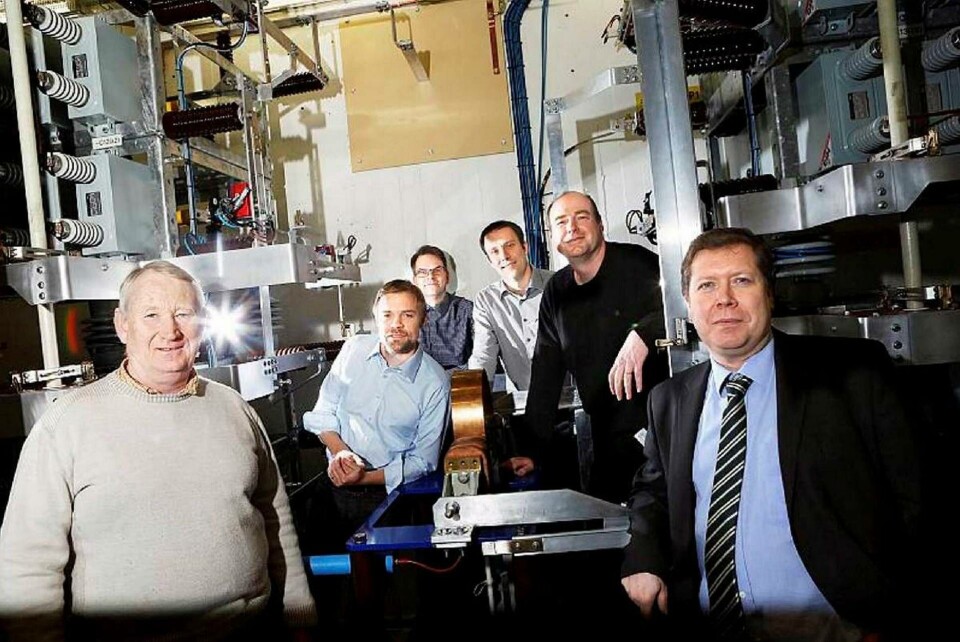 Männen bakom det revolutionerande genombrottet: Lars Liljestrand, Jerker Roos, Magnus Backman, Per Skytt, Jürgen Häfner och Mikael Dahlgren i labbet på ABB:s forskningscentrum i Västerås Foto: Anders Forngren Männen bakom det revolutionerande genombrottet: Lars Liljestrand, Jerker Roos, Magnus Backman, Per Skytt, Jürgen Häfner och Mikael Dahlgren i labbet på ABB:s forskningscentrum i Västerås Foto: Anders Forngren