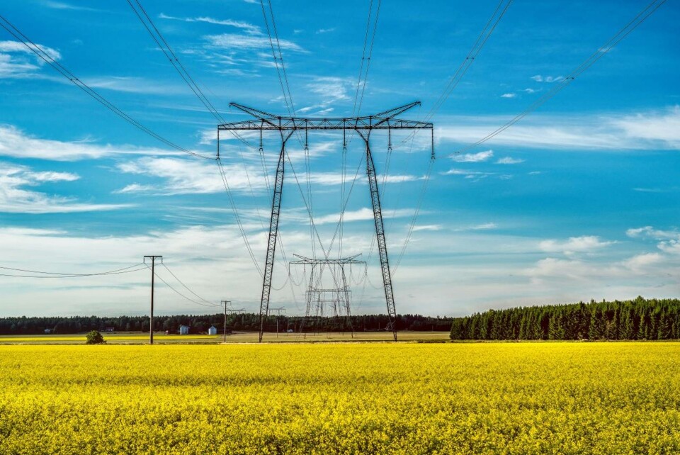 De regionala skillnaderna i energibalansen är stora redan i dag och kommer öka ytterligare. När effektbristen nu börjar bli ett faktum på flera håll i Sverige kommer frågan om vem som har ansvaret för den långsiktiga elförsörjningen behöva redas ut. De regionala skillnaderna i energibalansen är stora redan i dag och kommer öka ytterligare. När effektbristen nu börjar bli ett faktum på flera håll i Sverige kommer frågan om vem som har ansvaret för den långsiktiga elförsörjningen behöva redas ut.