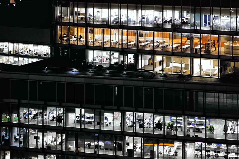 Studie visar att skrivbordens placering i öppna kontorslandskap spelar roll för hur vi presterar på jobbet. Foto: Unsplash Studie visar att skrivbordens placering i öppna kontorslandskap spelar roll för hur vi presterar på jobbet. Foto: Unsplash