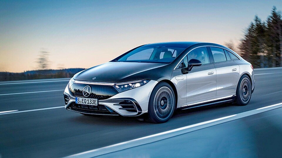 Tack vare egenutvecklad programvara kan EQS utnyttja en 26 procent större andel av batteriets fulla kapacitet jämfört med vad Mercedes elbil EQC presterar. Foto: Mercedes Tack vare egenutvecklad programvara kan EQS utnyttja en 26 procent större andel av batteriets fulla kapacitet jämfört med vad Mercedes elbil EQC presterar. Foto: Mercedes
