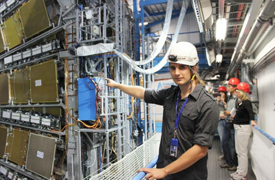 Svenske Alexander Madsen är ivrig att hitta fler medlemmar i familjen Higgs vid Cern. Foto: Jonas Askergren Svenske Alexander Madsen är ivrig att hitta fler medlemmar i familjen Higgs vid Cern. Foto: Jonas Askergren