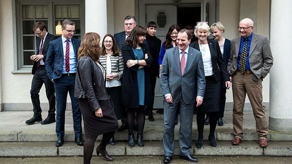 Stefan Löfven presenterarade sitt Innovationsråd under 2015. I rådet ingår stadsråden Åsa Romson, Mikael Damberg och Helene Hellmark Knutsson, samt från näringsliv och forskarvärlden bland andra Ola Asplund, Mengmeng Du, Charles Edquist, Pam Fredman, Darja Isaksson, Jane Walerud, och Carola Öberg (ej inbördes ordning, eller nödvändigtvis närvarande). Foto: Pontus Lundahl / TT Stefan Löfven presenterarade sitt Innovationsråd under 2015. I rådet ingår stadsråden Åsa Romson, Mikael Damberg och Helene Hellmark Knutsson, samt från näringsliv och forskarvärlden bland andra Ola Asplund, Mengmeng Du, Charles Edquist, Pam Fredman, Darja Isaksson, Jane Walerud, och Carola Öberg (ej inbördes ordning, eller nödvändigtvis närvarande). Foto: Pontus Lundahl / TT