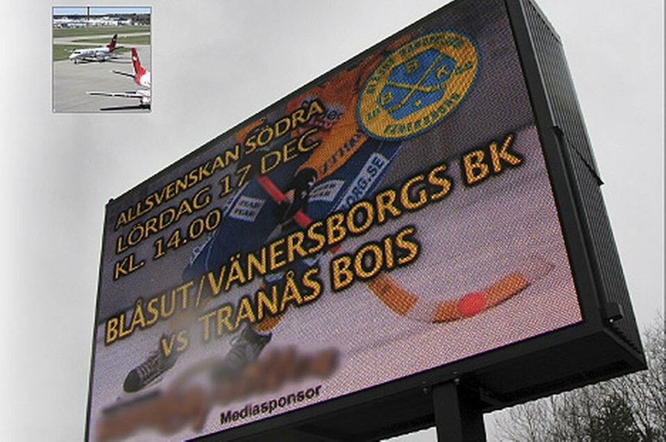 Reklamskyltarna vid Trollhättan-Vänersborgs flygplats stör radiokommunikationen. Mätningar har visat att radiostörningarna ligger högt över de tillåtna nivåerna. Foto: Elsäkerhetsverket Reklamskyltarna vid Trollhättan-Vänersborgs flygplats stör radiokommunikationen. Mätningar har visat att radiostörningarna ligger högt över de tillåtna nivåerna. Foto: Elsäkerhetsverket