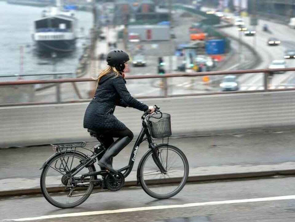 Elcyklisterna bränner faktiskt fler kalorier än de utan motor. Det visar en ny studie. Foto: ANDERS WIKLUND / TT