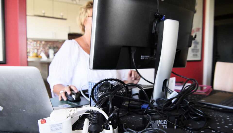 Att hålla motivationen uppe vid hemarbete under längre perioder fungerar inte för alla. Fasta rutiner med pauser och motion kan hjälpa för att hålla humöret och arbetslusten uppe, enligt experter. Foto: Henrik Montgomery/TT Att hålla motivationen uppe vid hemarbete under längre perioder fungerar inte för alla. Fasta rutiner med pauser och motion kan hjälpa för att hålla humöret och arbetslusten uppe, enligt experter. Foto: Henrik Montgomery/TT