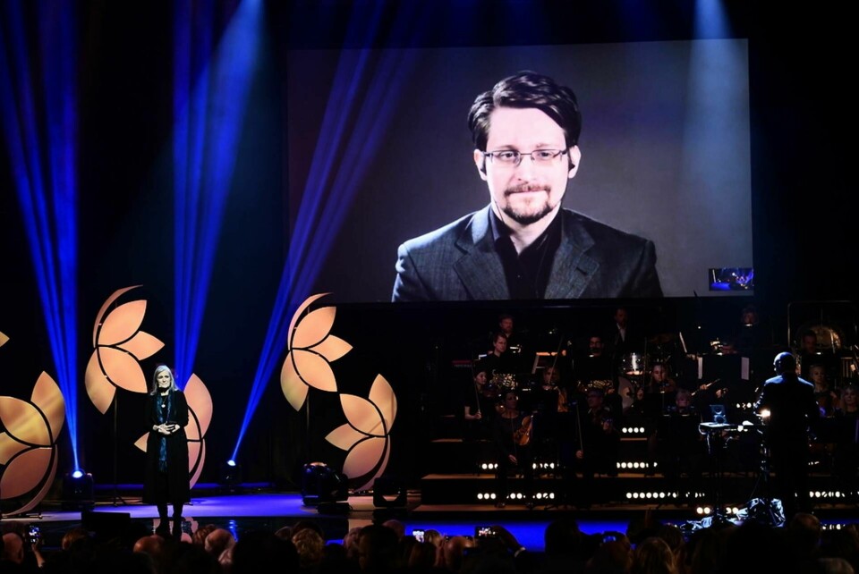 Edward Snowden på storbildsskärm vid utdelningen av Right Livelihood-priset 2019 i Stockholm. Han fick priset 2014. Arkivbild. Foto: Foto: Erik Simander/TT