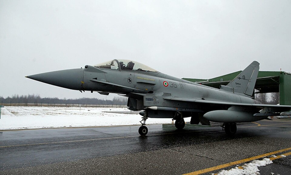 Italiensk Eurofighter under en Nato-övning i Litauen. Foto: AP Photo/Mindaugas Kulbis/TT Italiensk Eurofighter under en Nato-övning i Litauen. Foto: AP Photo/Mindaugas Kulbis/TT