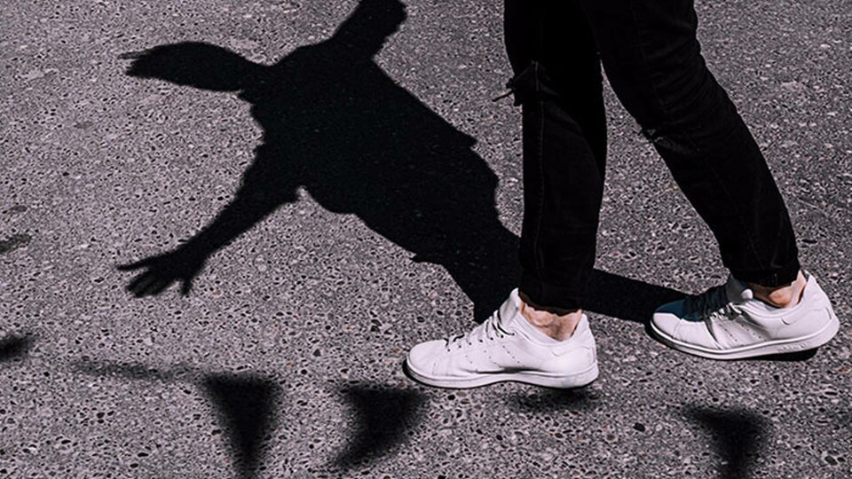 Det går att hitta en balans mellan ett tydligt budskap och lyhörd respekt, menar ledarskapscoachen. Foto: Unsplash Det går att hitta en balans mellan ett tydligt budskap och lyhörd respekt, menar ledarskapscoachen. Foto: Unsplash