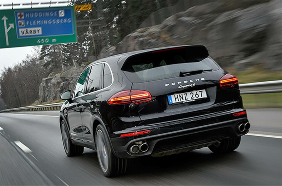 Tyska myndigheter undersöker om Porsche installerat samma typ av programvara som avslöjats i flera VW-modeller. Tyska myndigheter undersöker om Porsche installerat samma typ av programvara som avslöjats i flera VW-modeller.