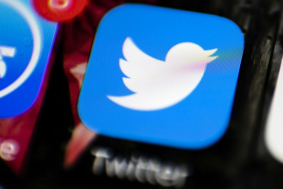 För många vilseledande coronainlägg ska leda till permanent avstängning från Twitter. Foto: Matt Rourke/AP/TT