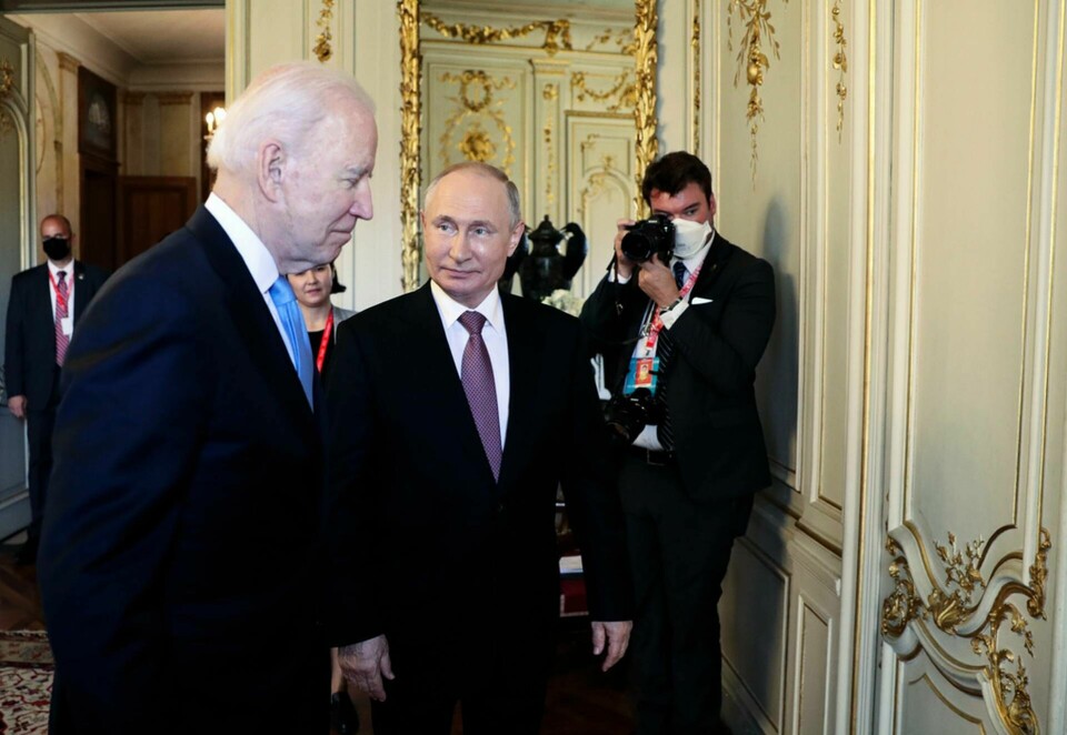 USA:s president Joe Biden med Rysslands motsvarighet Vladimir Putin vid ett toppmöte i Genève den 16 juni.
Foto: Mikhail Metzel/AP/TT