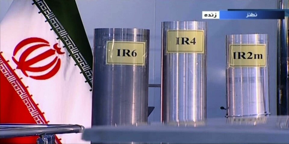 Centrifuger som producerats i Iran visas upp i statlig tv. Arkivbild. Foto: Irib via AP/TT