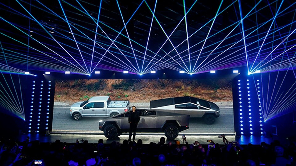Teslas vd Elon Musk presenterade bolagets el-pickup Cybertruck i november 2019. Foto: Ringo H WChiu/AP/TT Teslas vd Elon Musk presenterade bolagets el-pickup Cybertruck i november 2019. Foto: Ringo H WChiu/AP/TT