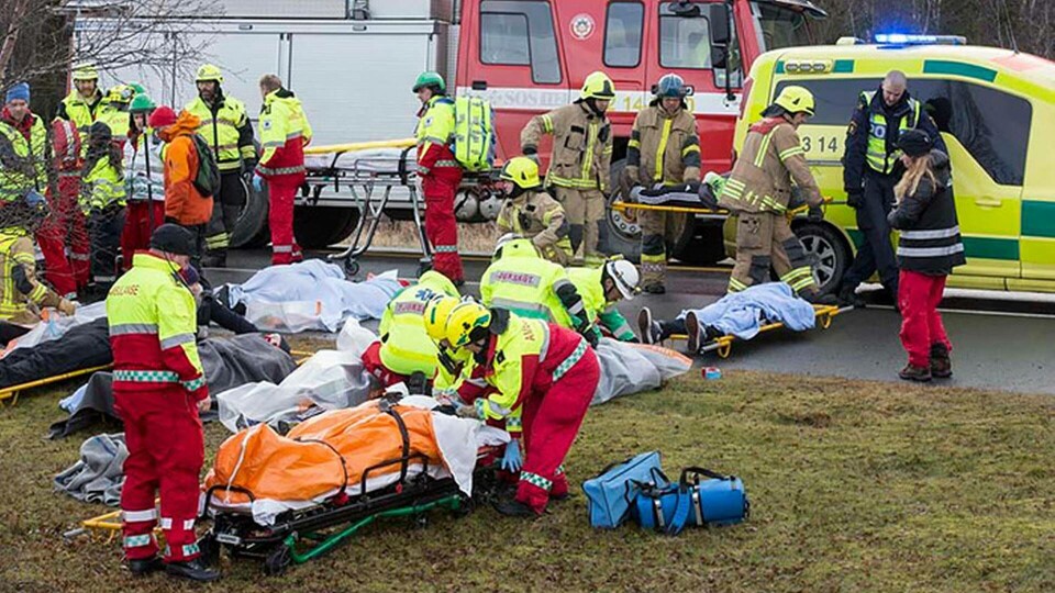 ISI lanserades i samband med en fingerad bussolycka där svenska och norska blåljusorganisationer visade upp sitt samarbete. Foto: MSB ISI lanserades i samband med en fingerad bussolycka där svenska och norska blåljusorganisationer visade upp sitt samarbete. Foto: MSB