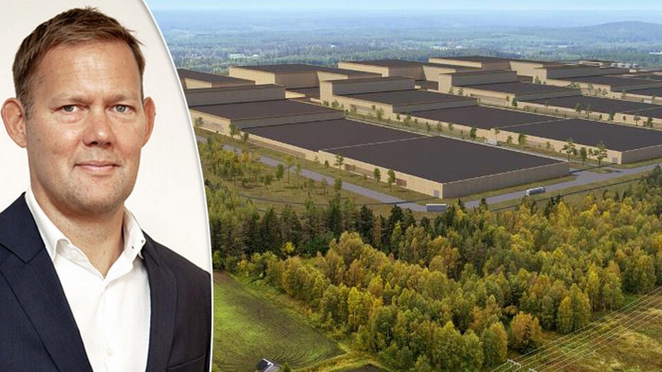 Ny Tekniks chefredaktör Per Danielson jämte illustration över Northvolts batterifabrik. Foto: Northvolt, Jörgen Appelgren Ny Tekniks chefredaktör Per Danielson jämte illustration över Northvolts batterifabrik. Foto: Northvolt, Jörgen Appelgren