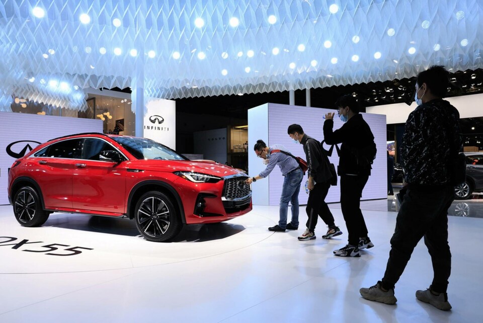 Bilsäkerhetsföretaget Autolivs vd spår en viss produktionsminskning under 2021. Foto: Ng Han Guan/AP/TT Bilsäkerhetsföretaget Autolivs vd spår en viss produktionsminskning under 2021. Foto: Ng Han Guan/AP/TT