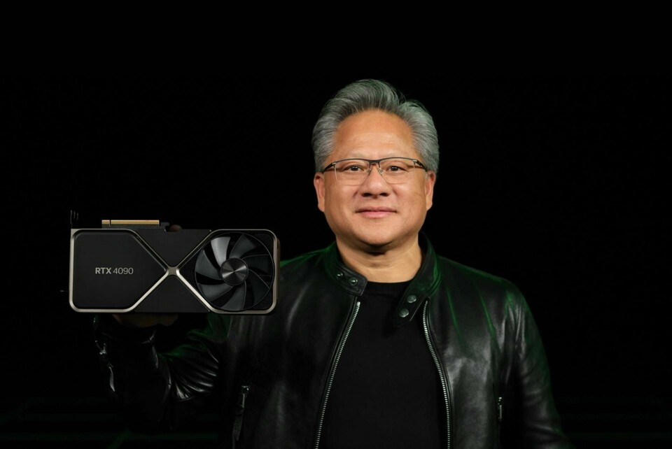 Nvidias vd Jensen Huang visar upp bolagets mest avancerade grafikprocessor.
Foto: Nvidia