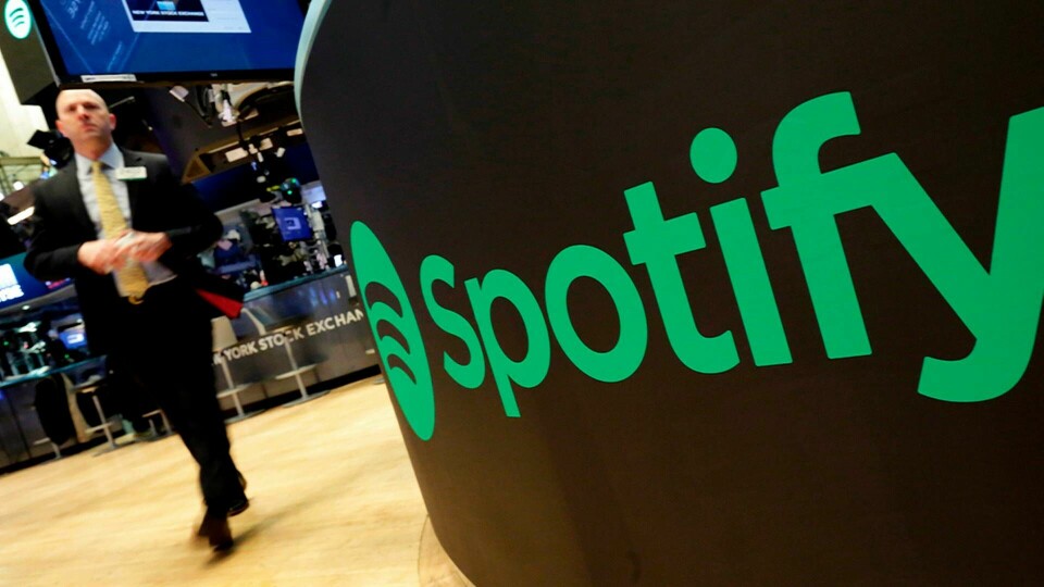 Musiktjänsten Spotify uppges ansluta sig till raden av teknikföretag som genomför stora personalneddragningar. Arkivbild Foto: Richard Drew AP/TT