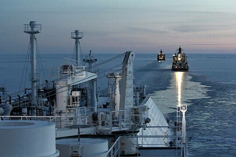 Arkivbild från fartyg som åker längs Nordostpassagen. Foto: AFP PHOTO / GAZPROM / TT Arkivbild från fartyg som åker längs Nordostpassagen. Foto: AFP PHOTO / GAZPROM / TT
