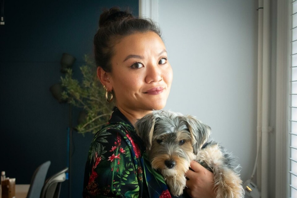 Josefine Hjertström, verksamhetschef på The Ground med sin hund Masaniello. Foto: Johan Kristensson Josefine Hjertström, verksamhetschef på The Ground med sin hund Masaniello. Foto: Johan Kristensson