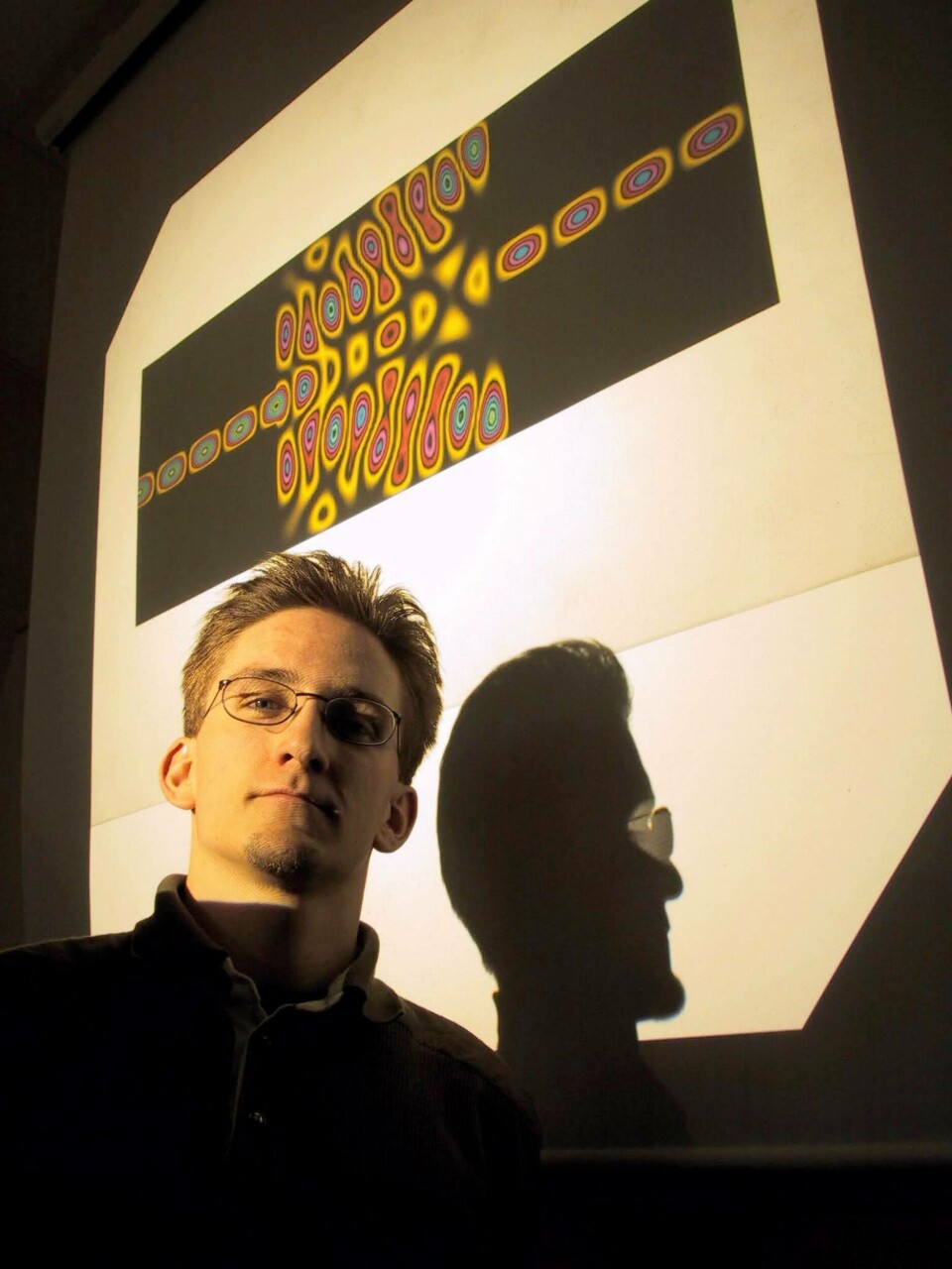 Johan Wild får betalt för att utbilda sig vid Linköping universitet. Han är nämligen doktorand och har den dagliga sysselsättningen med att undersöka hur elektrontransmission genom kvantprickar fungerar. Johan Wild får betalt för att utbilda sig vid Linköping universitet. Han är nämligen doktorand och har den dagliga sysselsättningen med att undersöka hur elektrontransmission genom kvantprickar fungerar.