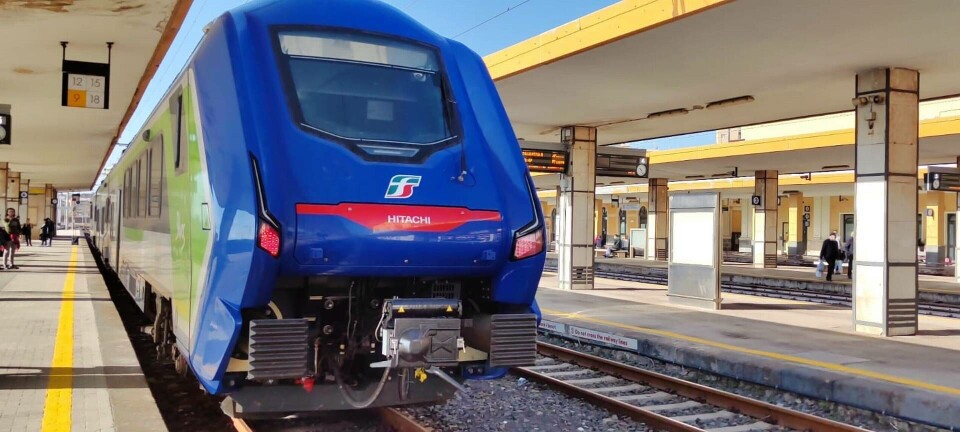 Hybridtåget Blues tas i trafik på Sicilien. Foto: Hitachi Rail. Hybridtåget Blues tas i trafik på Sicilien. Foto: Hitachi Rail.