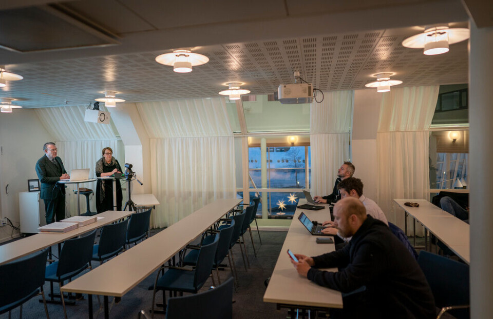 I dag har slutredovisning och slututdelningsförslag Saab Automobile AB:s konkurs lämnats in till Vänersborgs tingsrätt. Advokaterna Hans L. Bergqvist och Anne-Marie Pouteaux. Foto: Björn Larsson Rosvall/TT I dag har slutredovisning och slututdelningsförslag Saab Automobile AB:s konkurs lämnats in till Vänersborgs tingsrätt. Advokaterna Hans L. Bergqvist och Anne-Marie Pouteaux. Foto: Björn Larsson Rosvall/TT