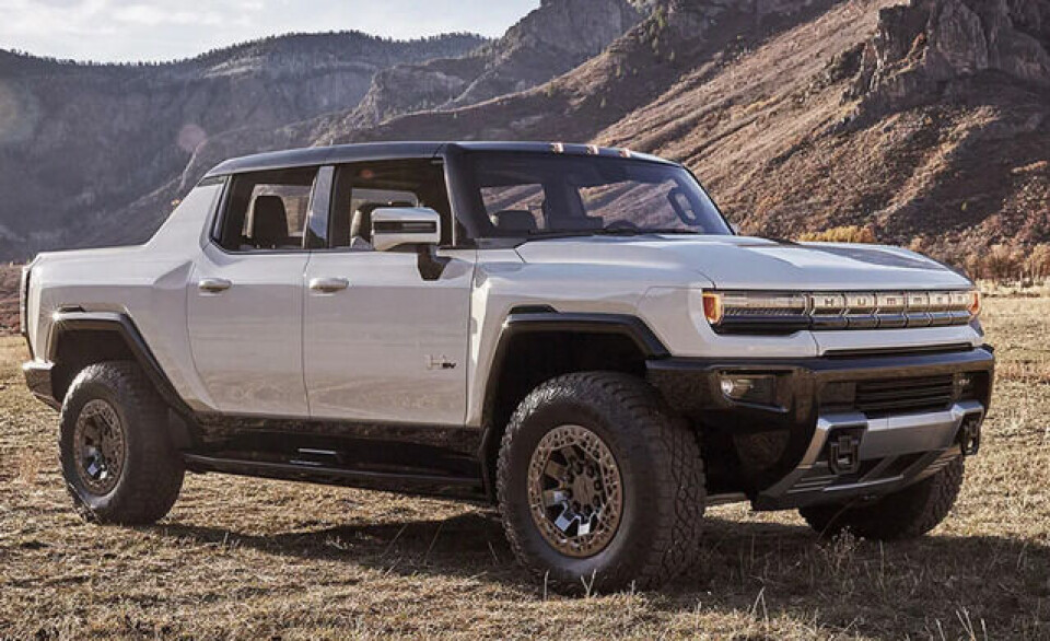 GM:s eldrivna Hummer har bland annat marknadsförts med sin krabbgång, som gör det möjligt att köra diagonalt. Foto: GM GM:s eldrivna Hummer har bland annat marknadsförts med sin krabbgång, som gör det möjligt att köra diagonalt. Foto: GM