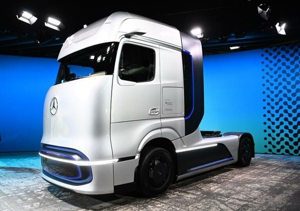 En eldriven lastbilsprototyp från Daimler Truck. Nu ska det bli ett fristående bolag. Arkivbild. Foto: Britta Pedersen/AP/TT En eldriven lastbilsprototyp från Daimler Truck. Nu ska det bli ett fristående bolag. Arkivbild. Foto: Britta Pedersen/AP/TT