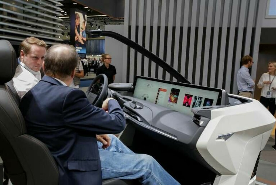 Daimlerägda Mercedes-Benz visar upp sitt elbilskoncept Vision EQS under den internationella bilmässan i Frankfurt 2019. Foto: Michael Debets / Pacific Press/Sipa USA