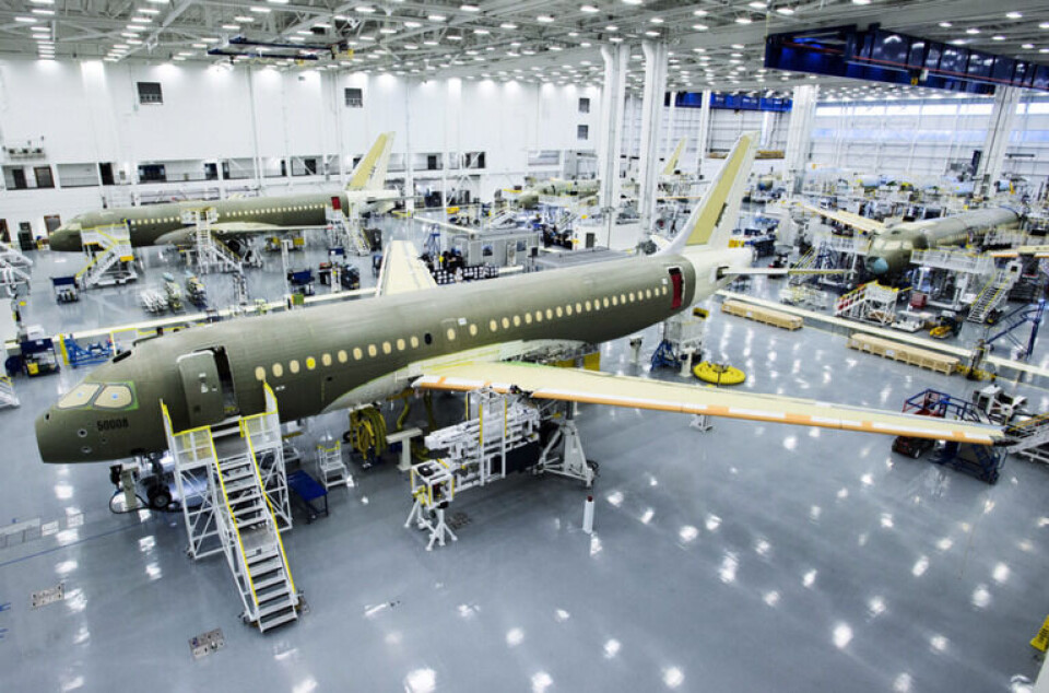 Flygplanstillverkning i Bombardiers fabrik i Mirabel i Québec. Foto: Ryan Remiorz Flygplanstillverkning i Bombardiers fabrik i Mirabel i Québec. Foto: Ryan Remiorz