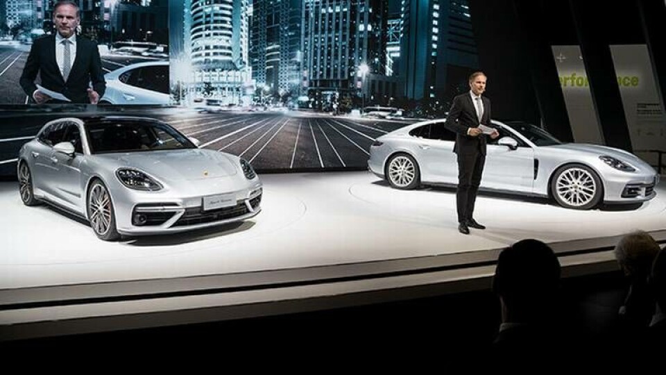 Oliver Blume på scen på Shanghaimässan Foto: Porsche Oliver Blume på scen på Shanghaimässan Foto: Porsche