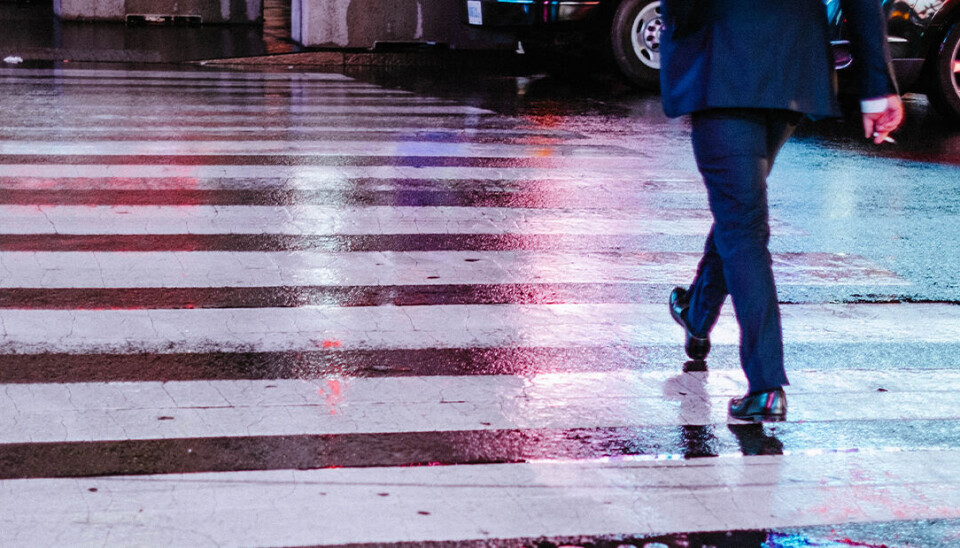 Att bli av med jobbet kan vara ett hårt slag mot självkänslan. Men ta det inte personligt, säger experten. Att bli av med jobbet kan vara ett hårt slag mot självkänslan. Men ta det inte personligt, säger experten.