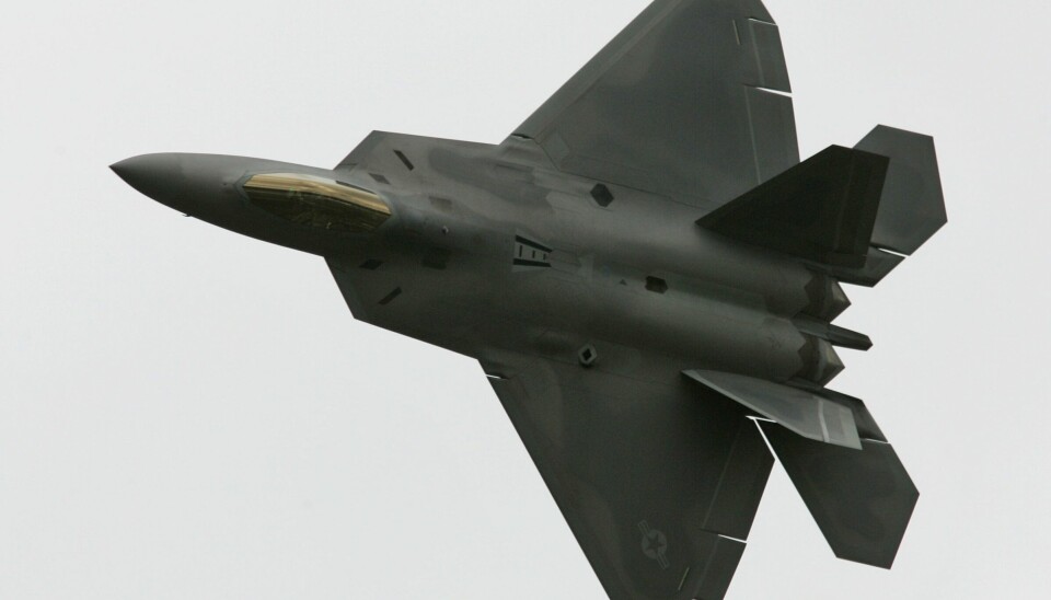 Ett stridsflygplan av modellen F-22 som inte har med nedskjutningen att göra.