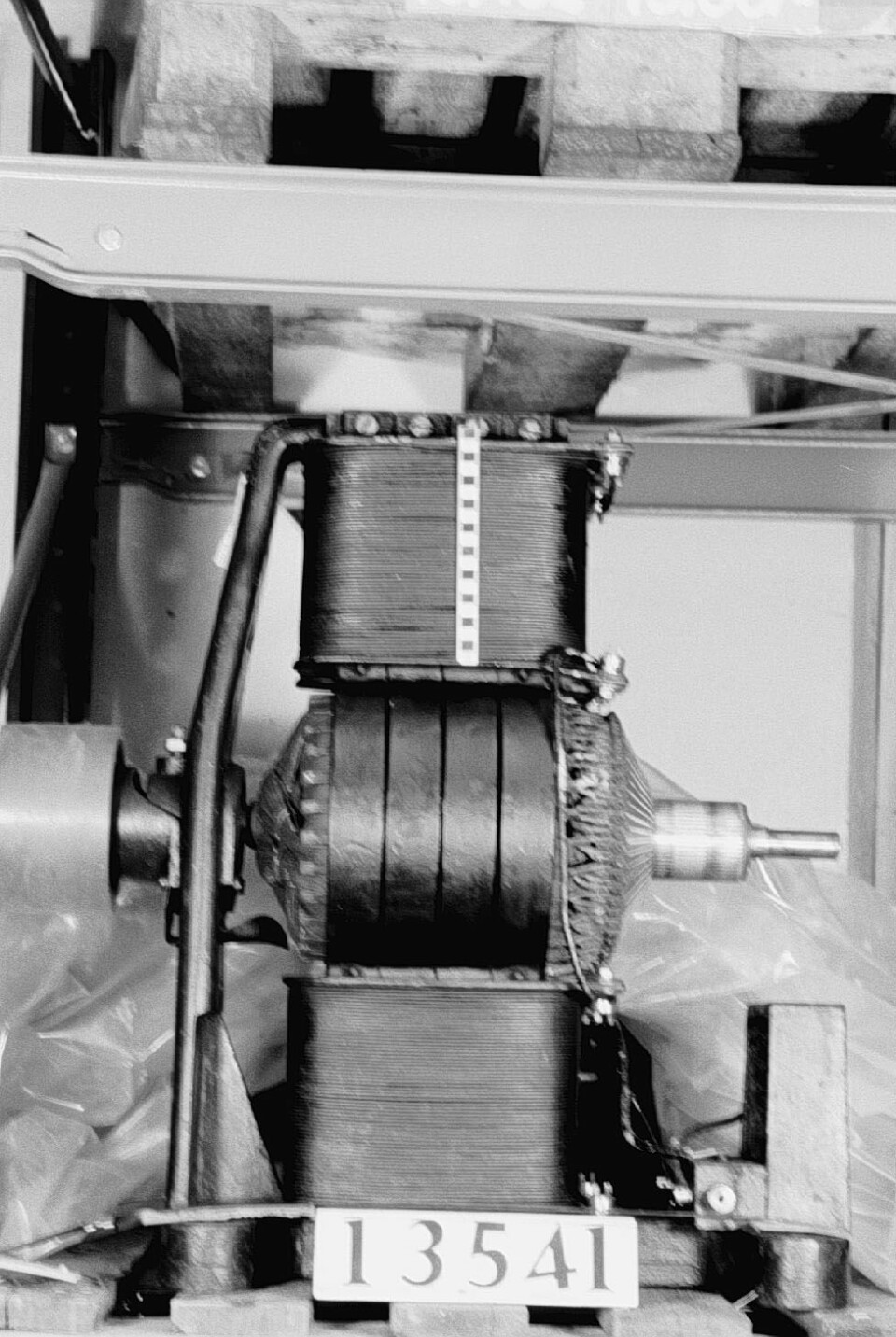 Generator från Siemens & Halske, som användes för att mata bågljuslampor vid Norrbro med likström under tidigt 1880-tal.  Foto: TEKNISKA MUSEET
