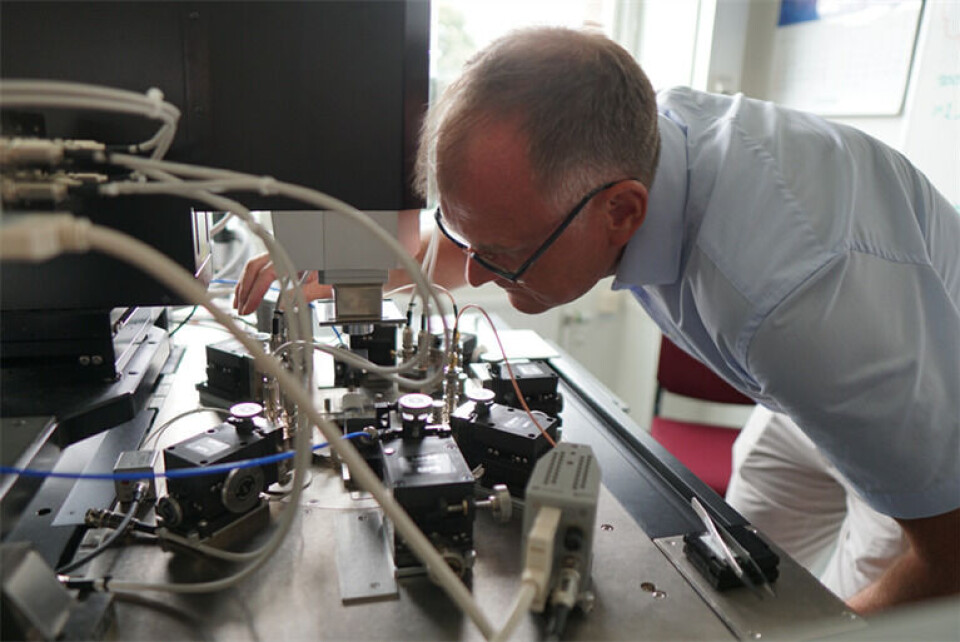 Professor Lars-Erik Wernersson koordinerar EU-projektet kring kvantdatorer, som är ett samarbete mellan nio europeiska universitet, forskningsinstitut och företag. Foto: Press Professor Lars-Erik Wernersson koordinerar EU-projektet kring kvantdatorer, som är ett samarbete mellan nio europeiska universitet, forskningsinstitut och företag. Foto: Press