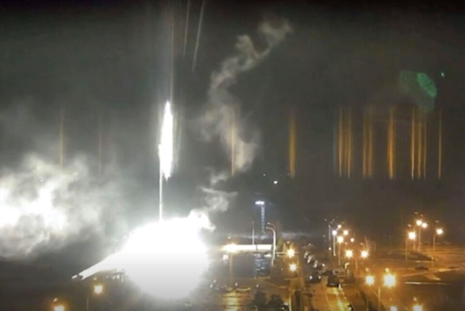 Branden vid kärnkraftverket Zaporizjzja ska ha orsakats av en rysk attack. Foto: AP//TT Branden vid kärnkraftverket Zaporizjzja ska ha orsakats av en rysk attack. Foto: AP//TT