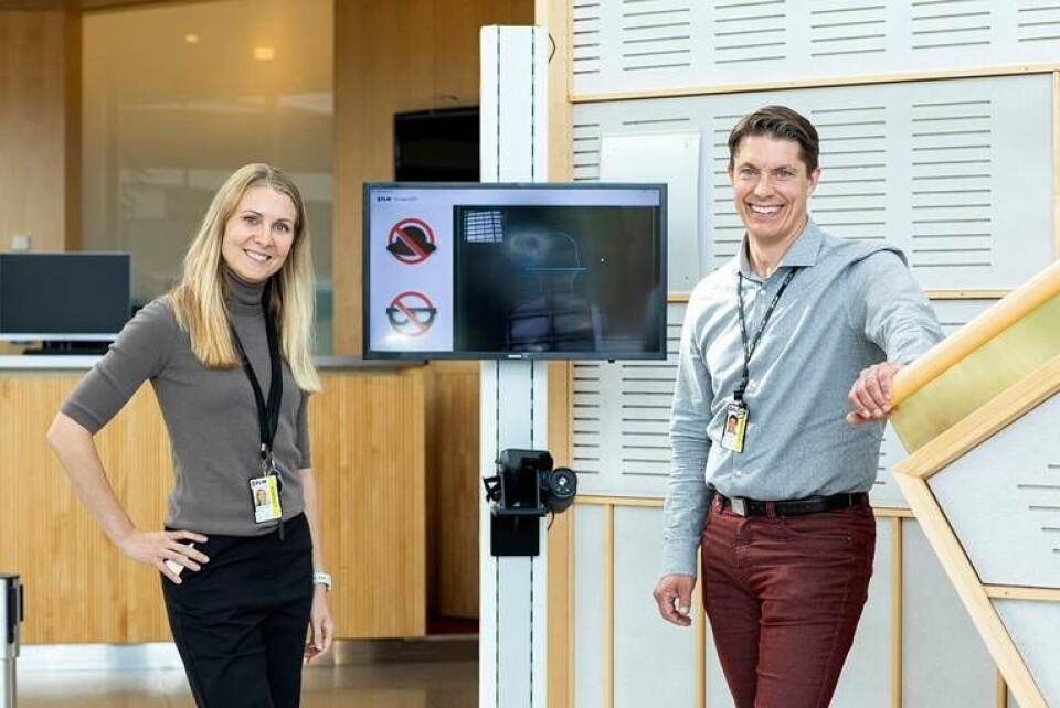 Emma Läckgren Forsmar produktchef på FLIR, och Hans Skutberg Project Manager inom forskning och teknikutveckling på FLIR. Foto: Adrian Beck. Emma Läckgren Forsmar produktchef på FLIR, och Hans Skutberg Project Manager inom forskning och teknikutveckling på FLIR. Foto: Adrian Beck.