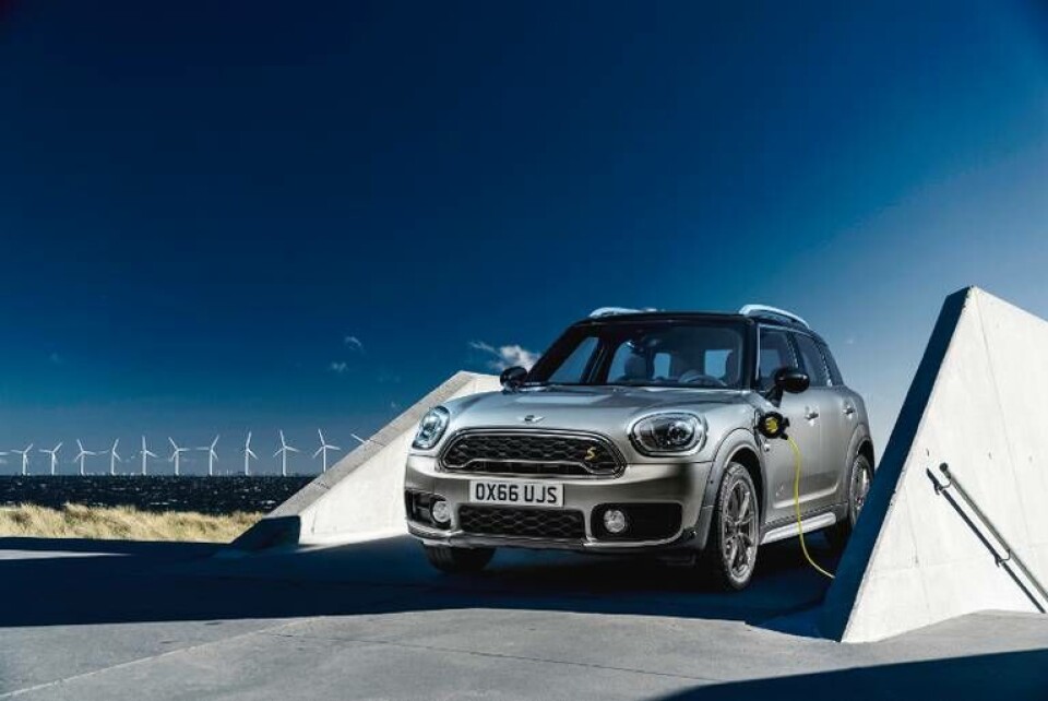 Pendla proffsigt med MINIs nya plug-in hybrid