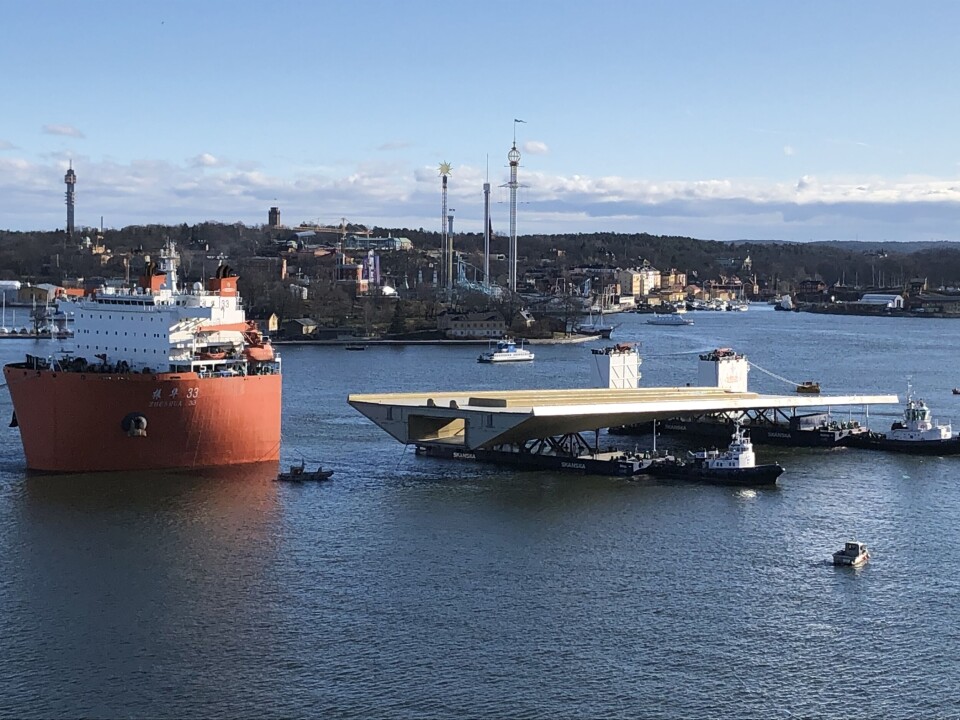 Bron dras loss från Zhen Hua 33. Foto: Linda Nohrstedt Bron dras loss från Zhen Hua 33. Foto: Linda Nohrstedt