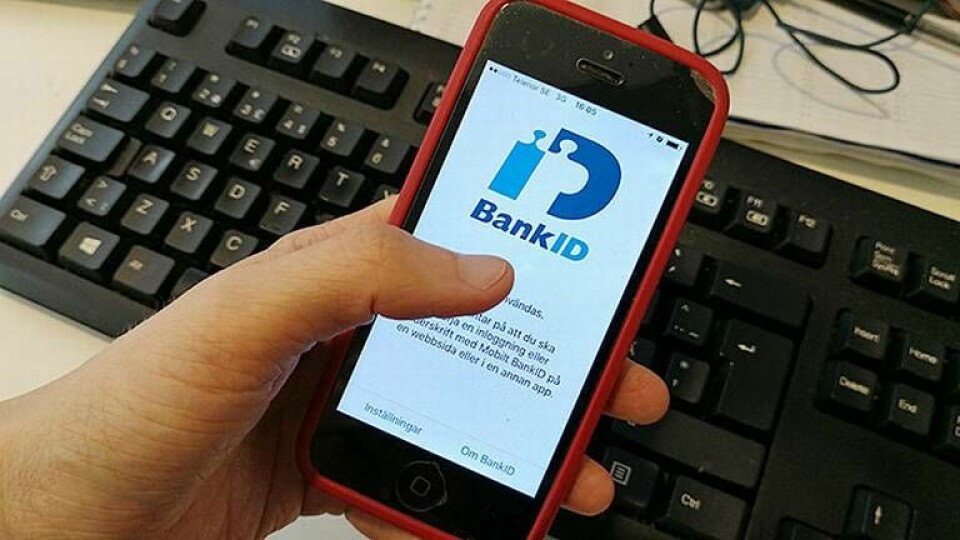 Mobilt bank-id används för identifiering online. Foto: Kalle Wiklund