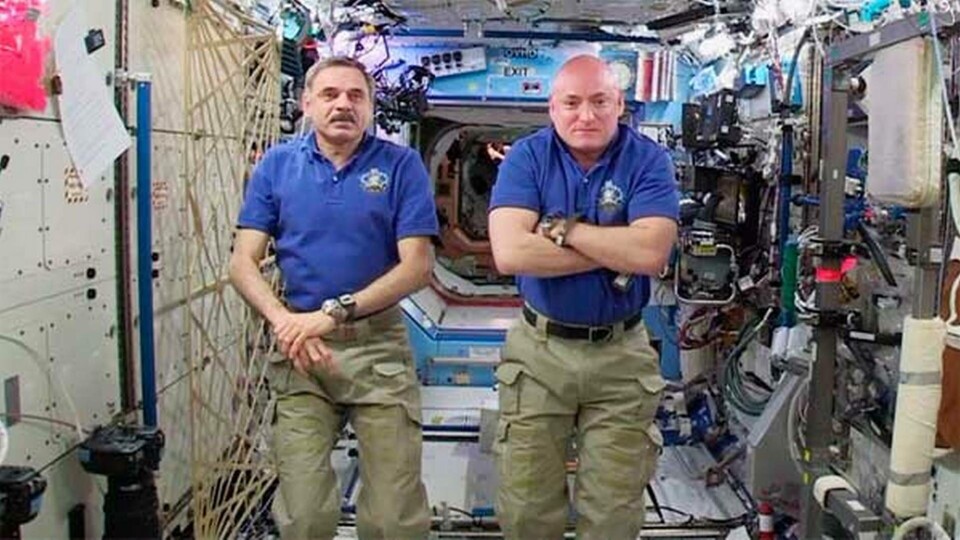 Satellitskrot hotade rymdstationen